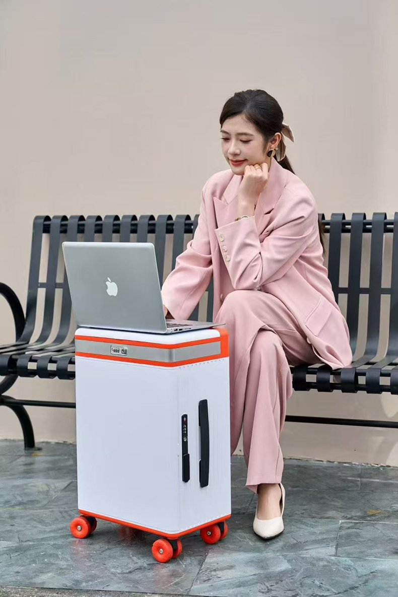 新款大容量化妆镜行李箱，20英寸旋转轮旅行拉杆箱，多功能TSA登机密码盒